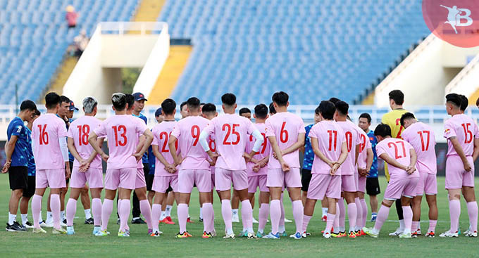 ĐT Việt Nam có buổi tập làm quen sân Mỹ Đình trước khi đấu ĐT Nga, trong khuôn khổ giao hữu LPBank Cup 2024